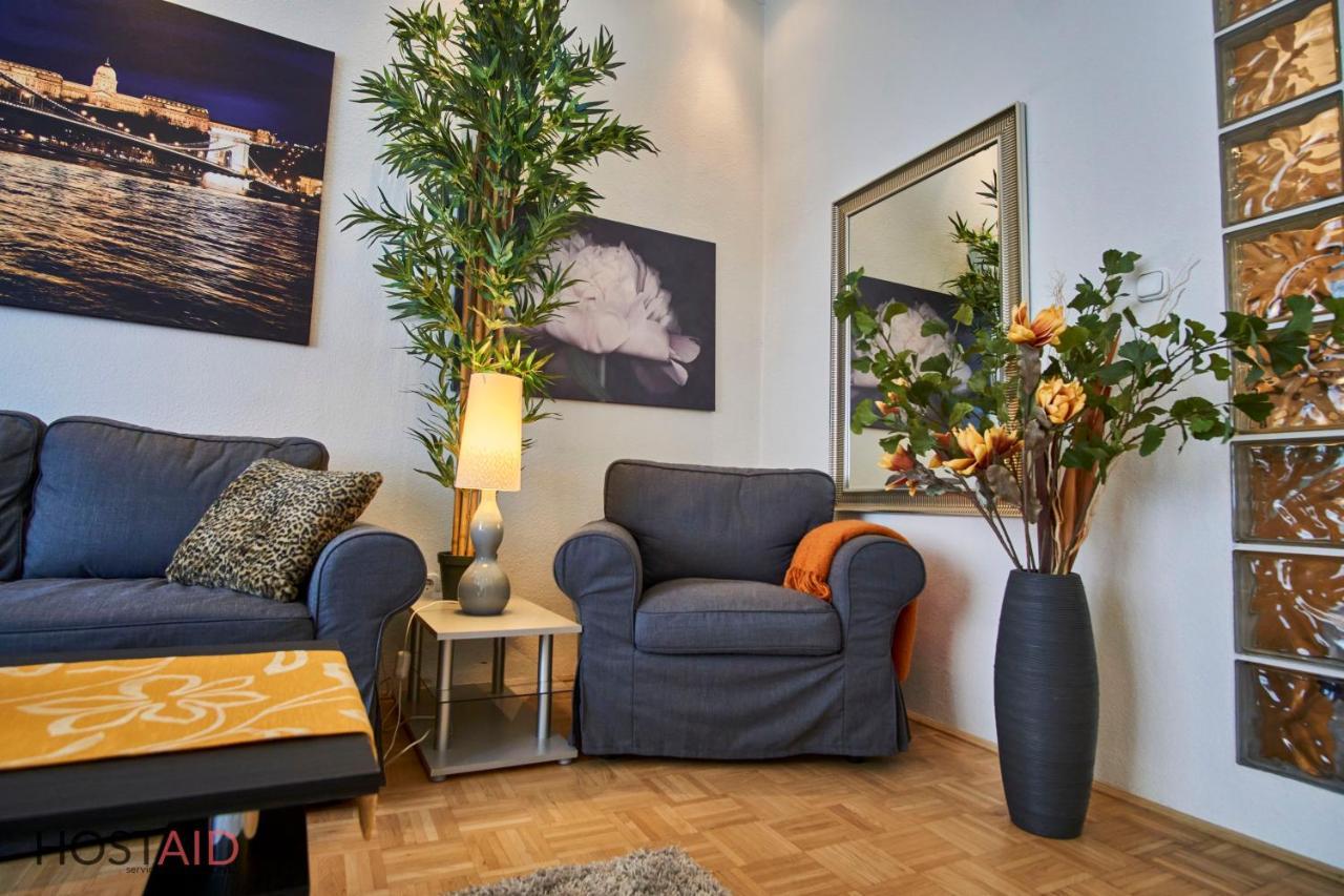 M52 Apartment - Hostaid Budapeste Exterior foto
